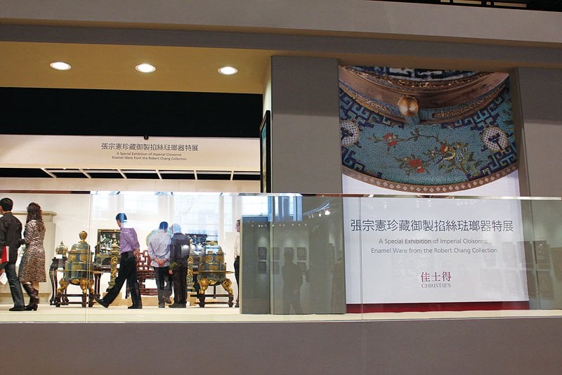 「張宗憲珍藏御製掐絲琺瑯器特展」為預展中意外的驚喜，吸引人潮。
