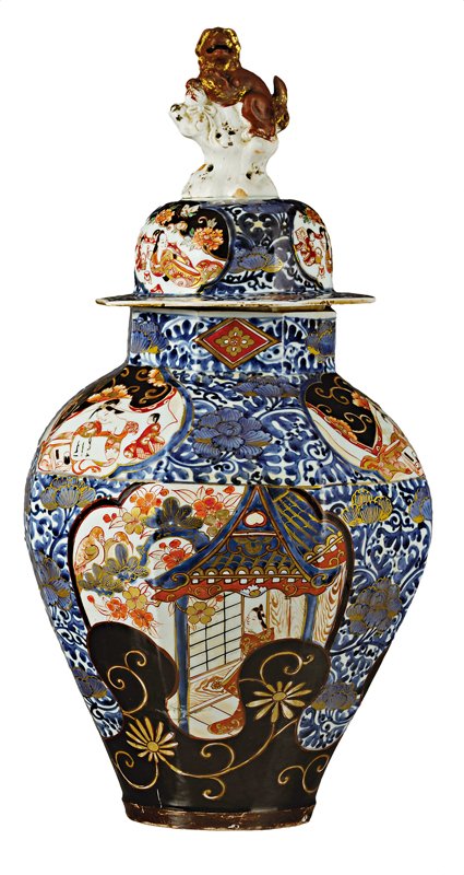 江戶時代1700～1730年代有田窯〈五彩山水樓閣紋執壺〉，高27.7厘米，寬20.3厘米。