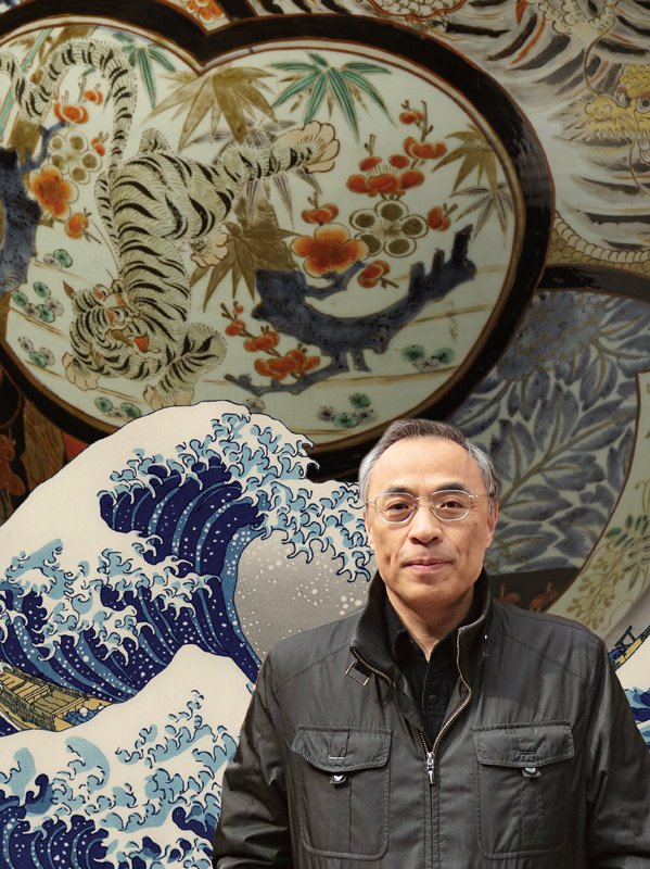 江戶時代，1700～1730年代有田窯〈五彩徽章紋盤〉，高4.1厘米、直徑25.2厘米。