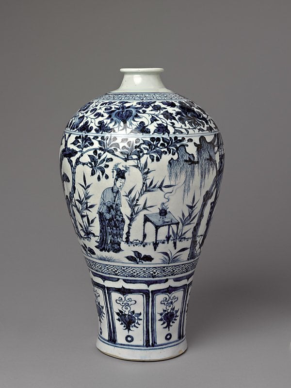 元代〈青花人物梅瓶〉，中國景德鎮窯。© V&A Images。