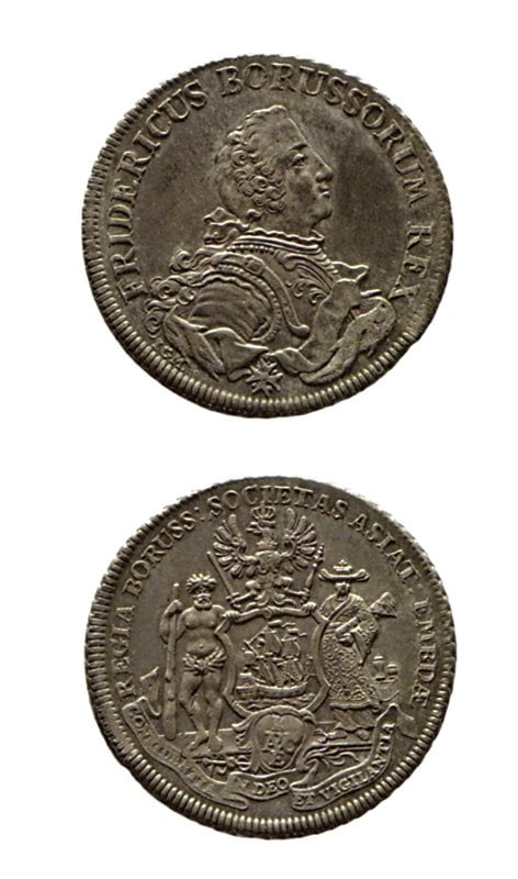 1751 年〈普魯士亞洲公司貿易銀幣〉，徑40毫米，重26.75公克，私人收藏。