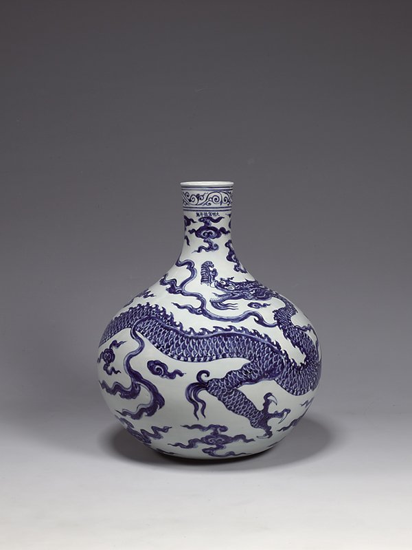 上右 張大千〈文會圖〉，清翫20週年收藏展展品。
