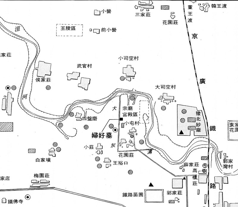 殷墟遺址墓葬分布圖，引自《殷墟地下瑰寶：河南安陽婦好墓》，頁131。