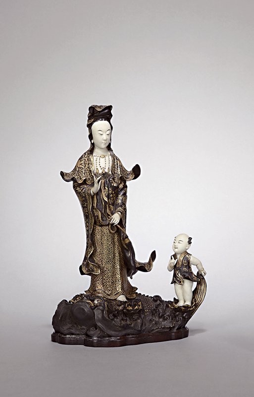 清中期〈瓷胎醬釉描金童子拜觀音〉。