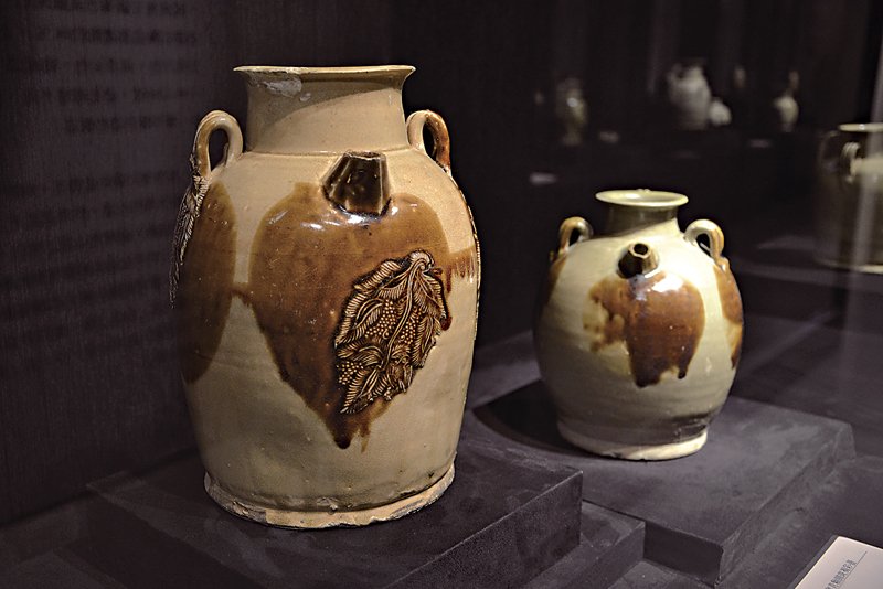 台北史博「館藏長沙窯展」默默開幕了。能一次看數十件長沙窯的機會不多，觀眾不可錯過。