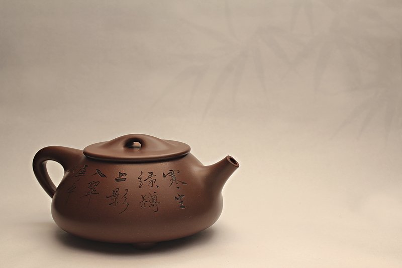 「燕閒清賞」精品預覽，顧景舟製、吳湖帆書畫〈寒汀石瓢壺〉。
