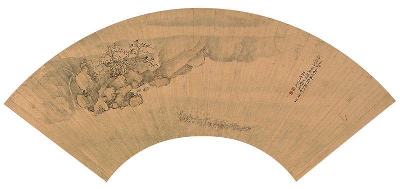 清徐揚〈仿唐寅設色山水圖扇面〉，上弦49.5公分，扇面高16公分。