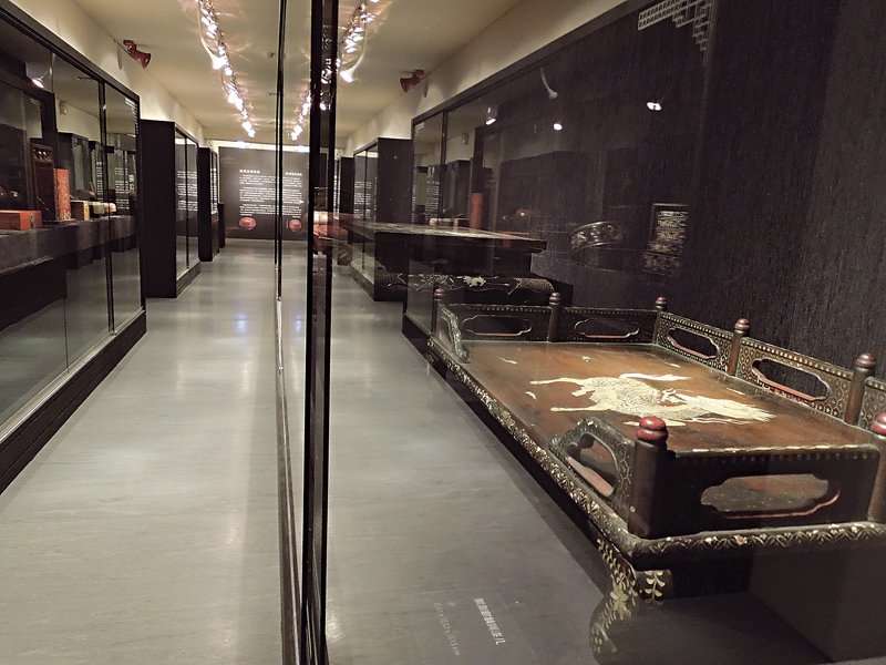 「剔采玄光」展出80餘件館藏漆器。