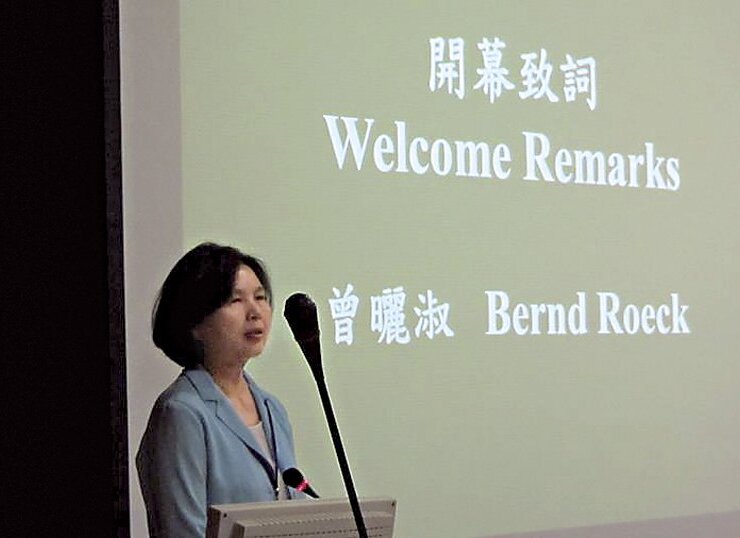 主辦單位台師大藝術史研究所教授兼所長曾曬淑開場致詞，期許國際交流持續不輟。
