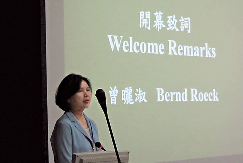 主辦單位台師大藝術史研究所教授兼所長曾曬淑開場致詞，期許國際交流持續不輟。
