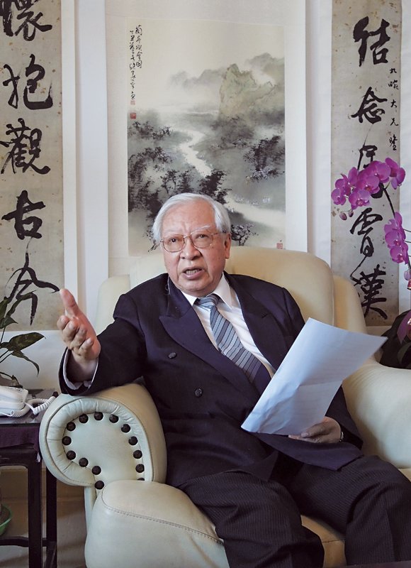 歐豪年詩集《挹翠山堂吟草》書影。攝影／易穎梅。