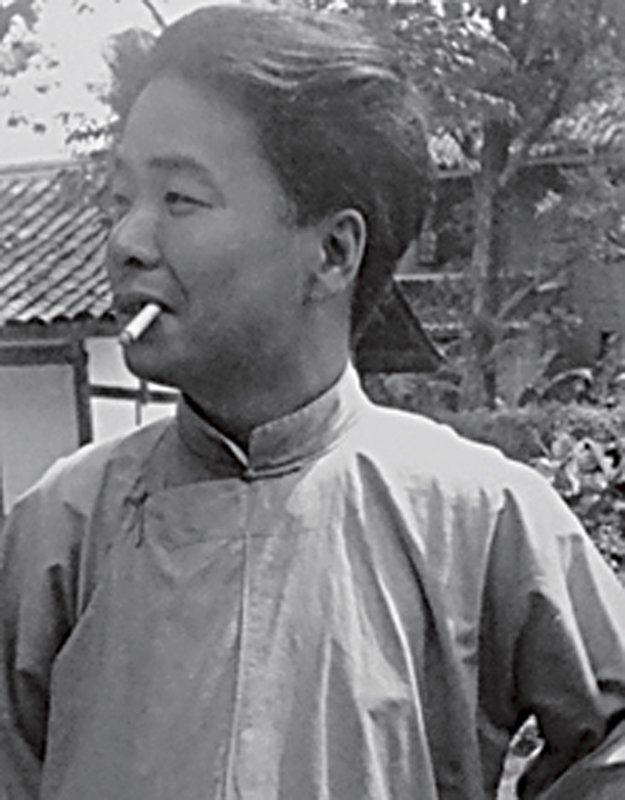 龐薰。