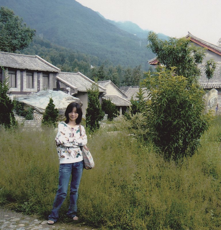 林喜翔是1990年代全世界高古文物的上游香港古董商之一，異於一般古董商的生意人本色，散發著恬靜秀美的文藝氣質。