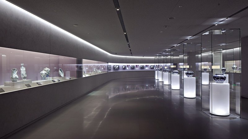 震旦博物館四樓，青花瓷展示區。