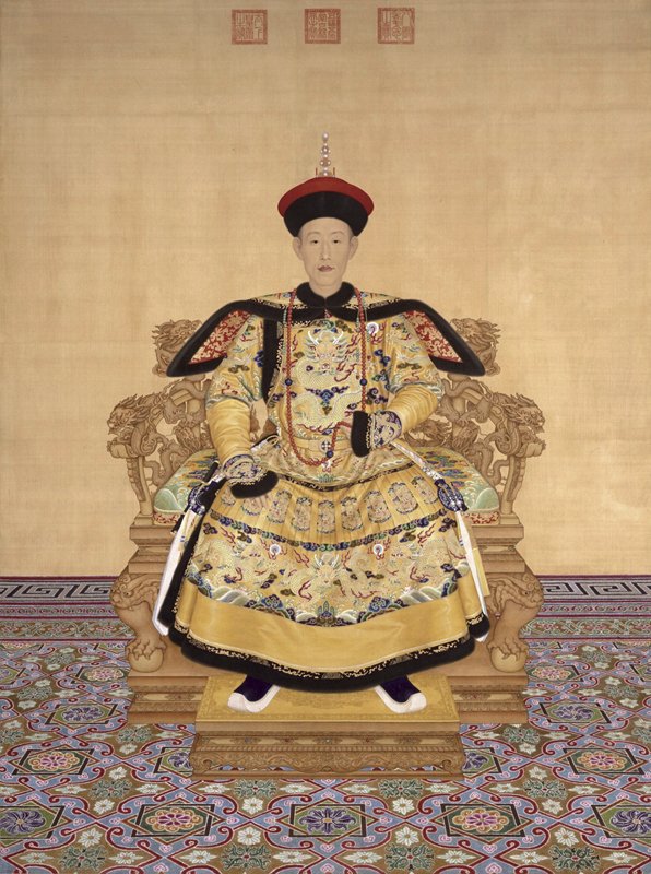 〈清高宗朝服像〉，北京故宮博物院藏。鄭永昌指出為此次展覽未能借展的遺珠之憾。圖／本刊資料室。