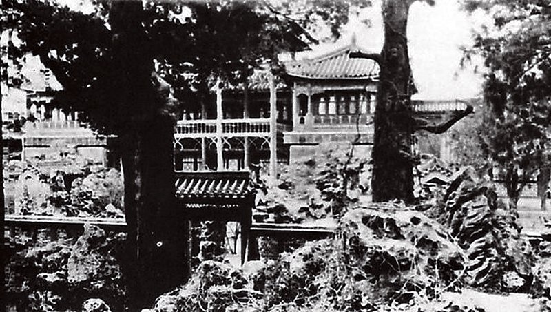 溥儀賜紫禁城內養性齋為莊士敦住所。