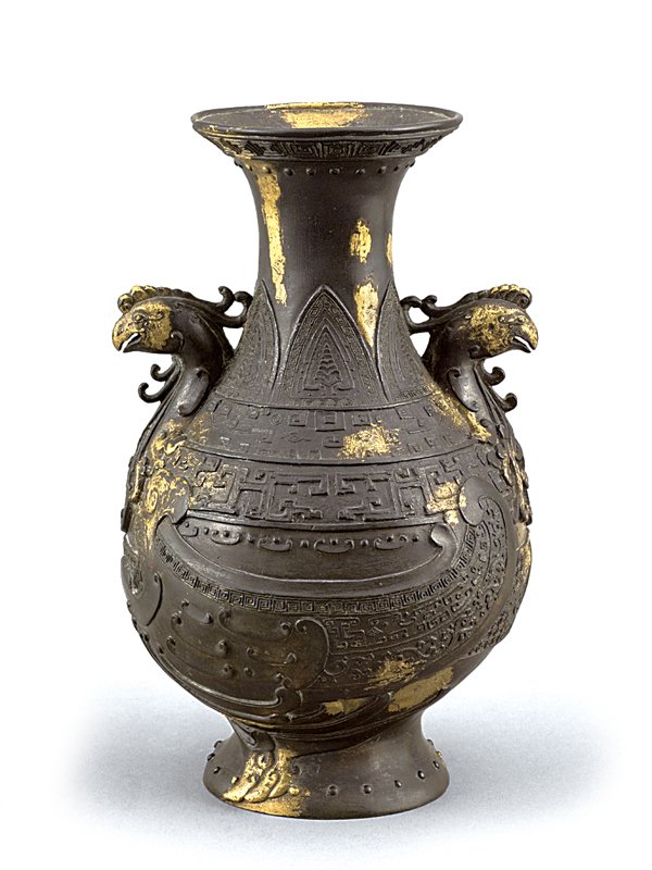 清代乾隆朝〈鳳凰銅壺〉,高26.5公分、長17公分。©Stéphane Piera/Musée Cernuschi/Roger-Viollet。