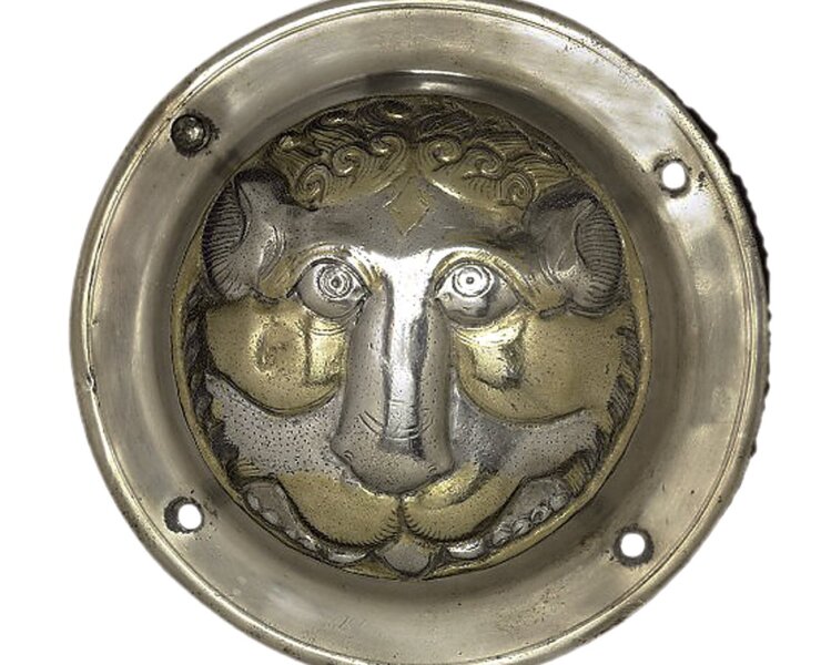公元4世紀伊朗出土獅紋金屬製品，大英博物館藏。