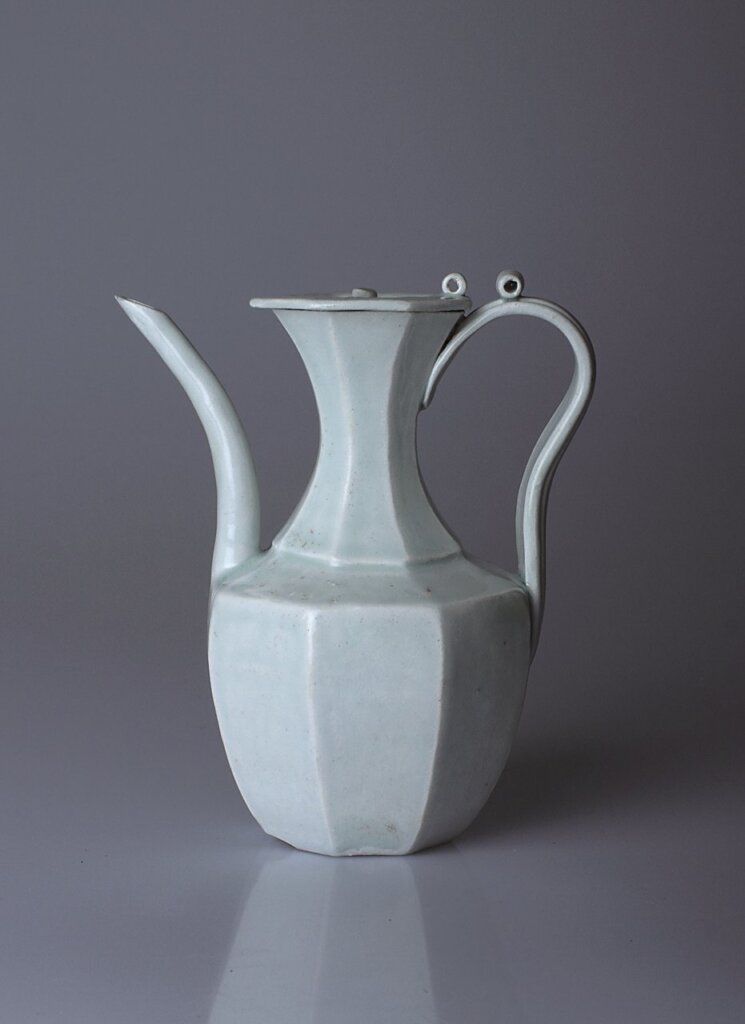 北宋〈影青水注〉，12.8×8.5×14.5公分。