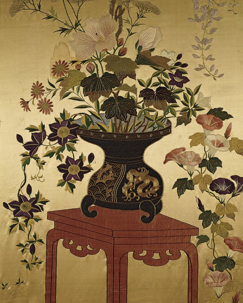 清〈立式花蝶大繡片〉局部，史博館藏。
