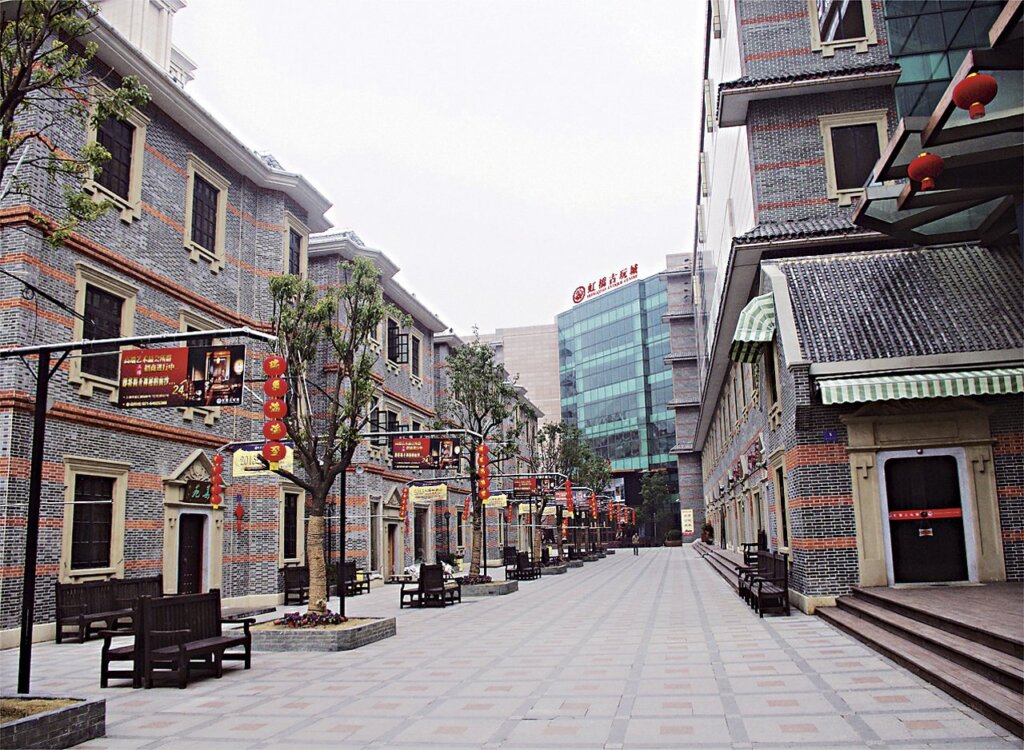 5月，虹橋古玩城將煥發新的活力，用文化烹佳餚，款待每一個過往的賓客，歡迎蒞臨。