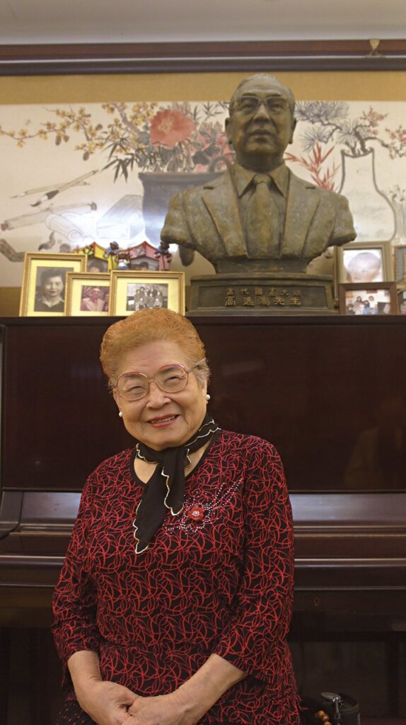 1960年元旦於陳隽甫吳詠香之「鷗波館」雅集，合繪〈歲朝圖〉，邵幼軒牡丹、吳詠香水仙、季康蠟梅、陳隽甫畫靈芝、林若璣補朱竹。