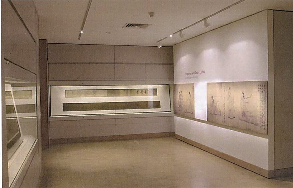 2001年大英博物館〈女史箴圖〉展場。©攝影/Glenn Ratcliffe。