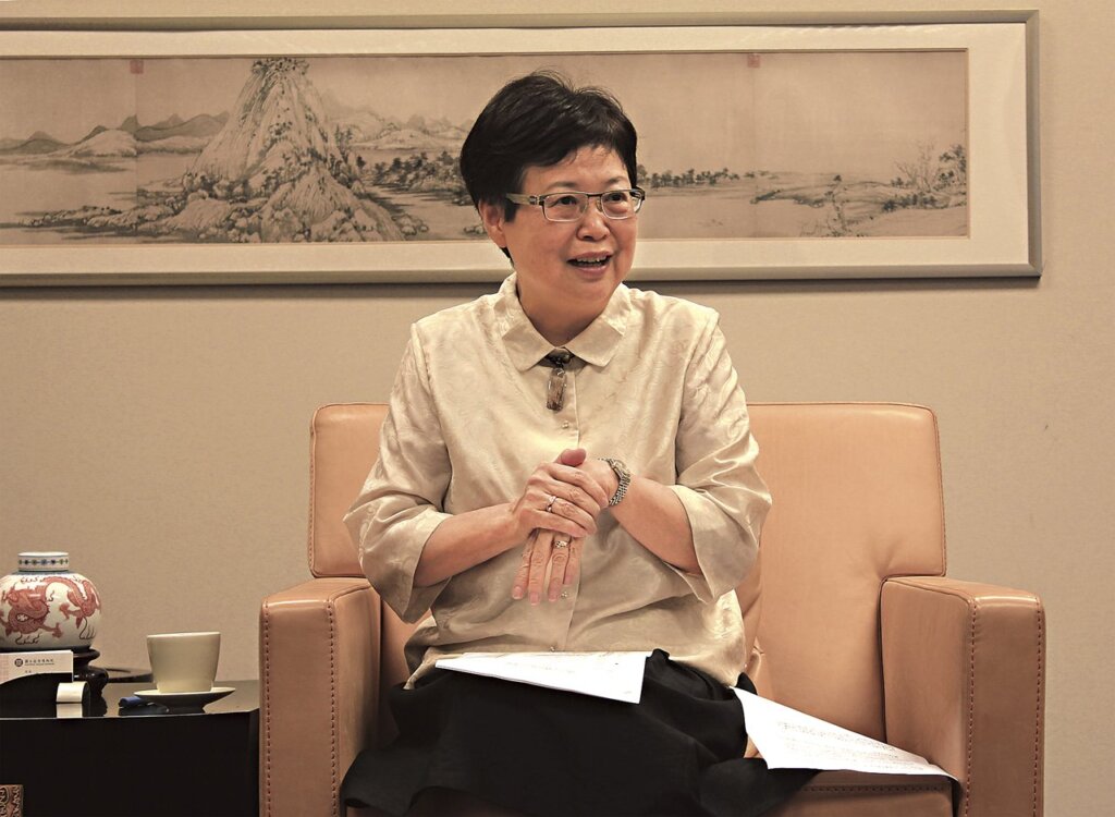 傳東晉王羲之〈遠宦帖〉卷，國立故宮博物院藏。