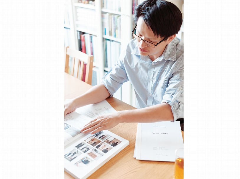 每件修復文物范定甫皆會為其製作詳盡的文物修復報告書。(攝影/李盈靜)