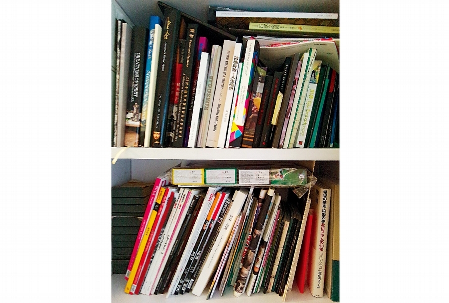 參考書籍收藏亦對工作順暢有重要作用。（楊天帥提供）