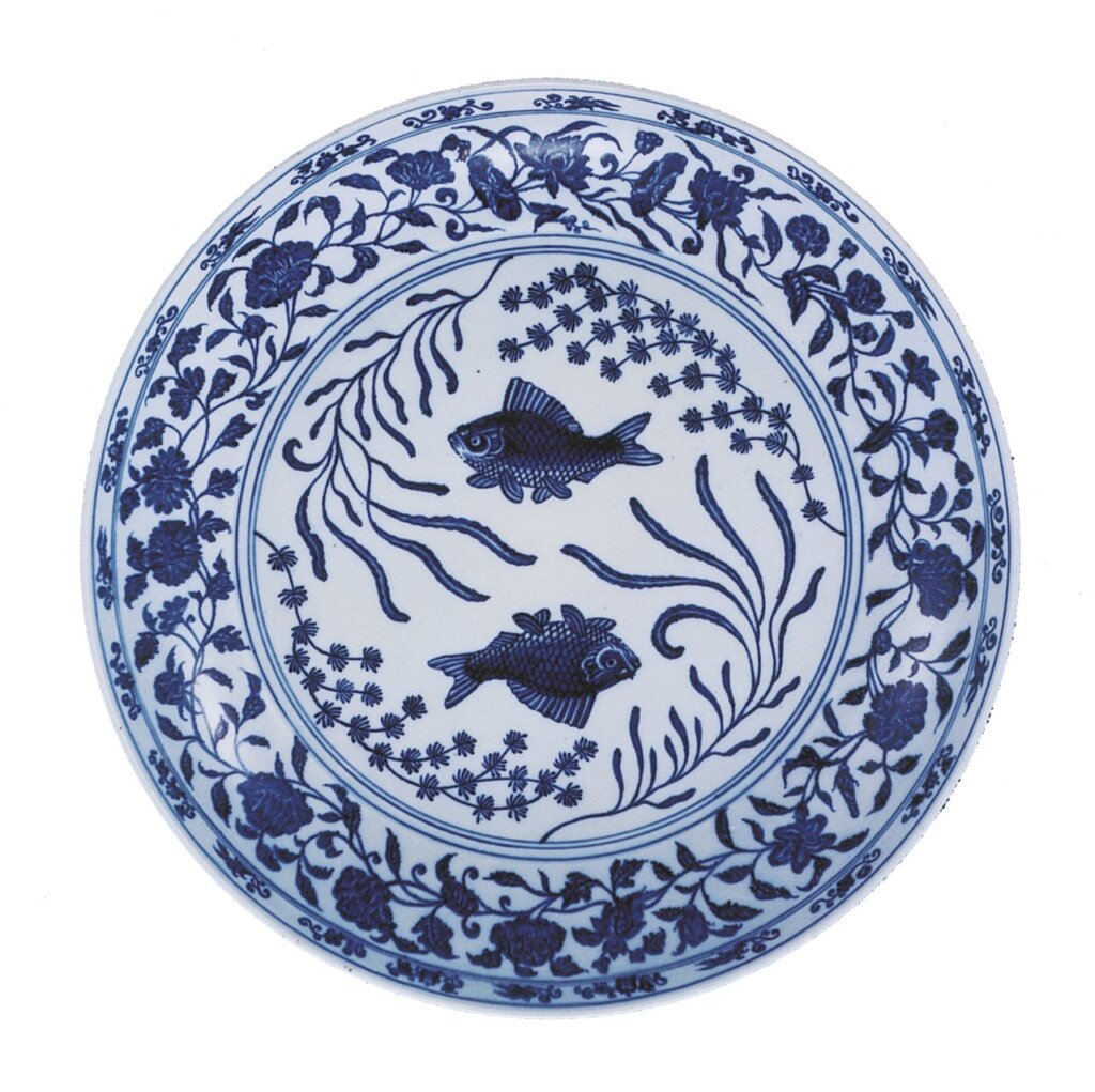 中國明代〈青花雙魚紋大皿〉，日本大和文華館藏。