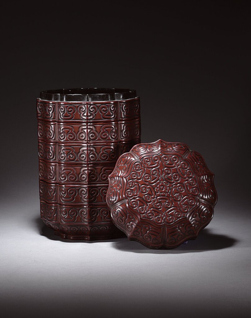 宋佚名〈雪梅鴛鴦圖〉，絹本立軸，135×63公分，印六方不辨。