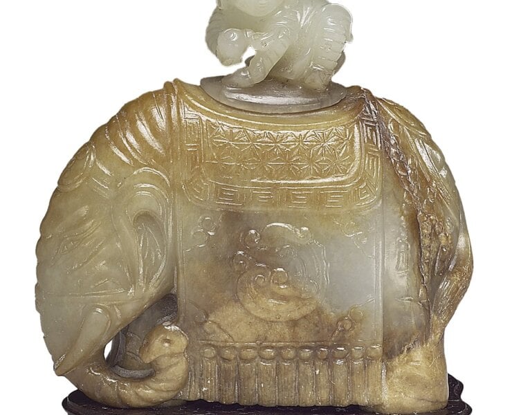 清〈青玉象尊〉，國立故宮博物院藏品。