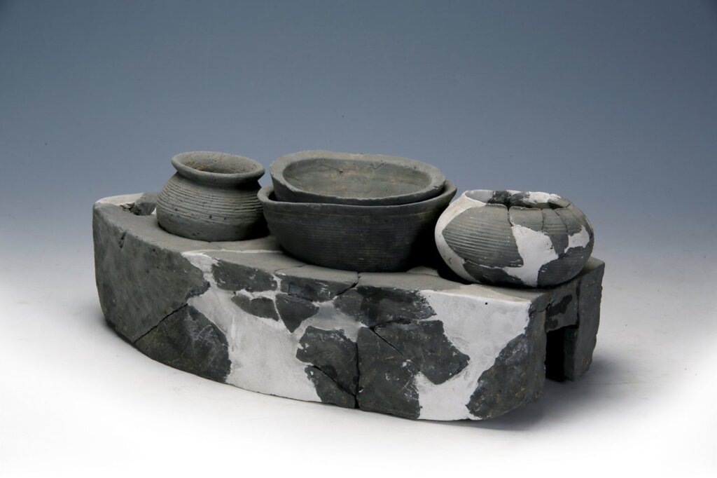 東漢〈貞夫畫像銅鏡〉，2004年星橋街道橫山村蠟燭庵出土，直徑24公分。