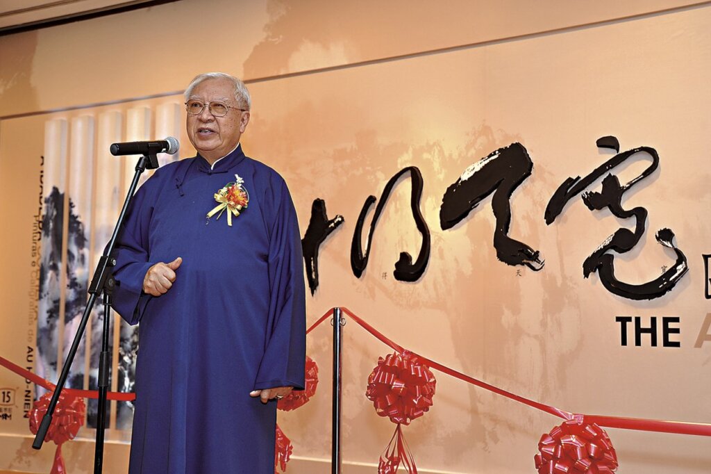 歐豪年2014年正月作〈澳門大三巴〉，187.5×96.8公分，澳門藝術館永久典藏。