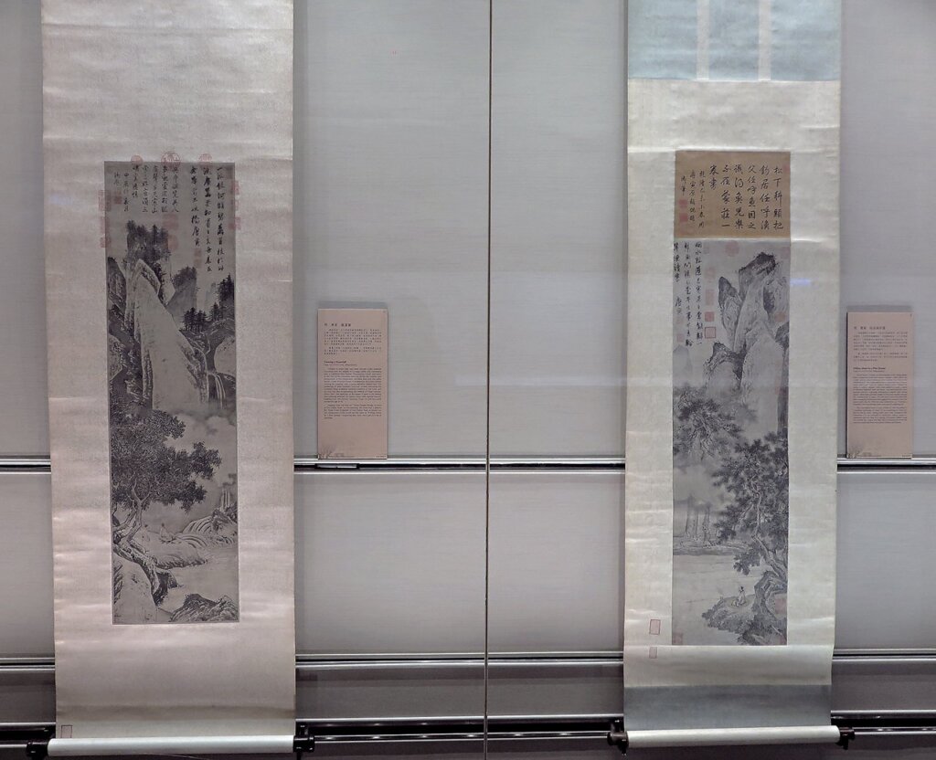 開幕合影。左起圖書文獻處處長宋兆霖、書畫處科長林莉娜、院長馮明珠、圖書文獻處副研究員許媛婷、書畫處助理研究員鄭淑方、書畫處處長李玉珉。