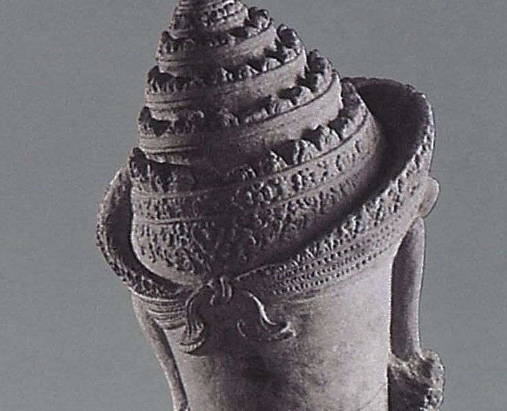 科克風格震廟，怖軍頭像背面局部。引自Bunker, Emma C., Latchford, Douglas《Adoration and Glory：The Golden Age of Khmer Art》，2004，p.151。
