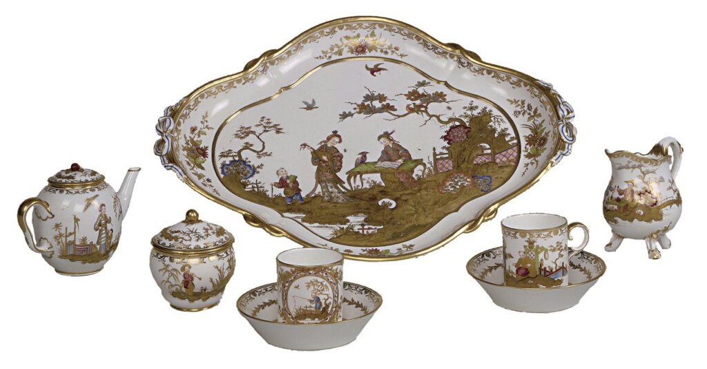 Louis-François Léoct 設計，約1775年〈早餐飲茶瓷器組〉，色佛爾皇家瓷廠製作。