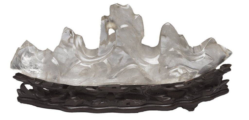 明〈水晶山形筆架〉。