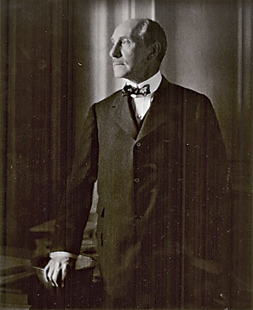 鄭重〈龐萊臣：收藏甲東南〉，收於氏著《海上收藏世家》，上海：上海書店，2003，頁65～81。