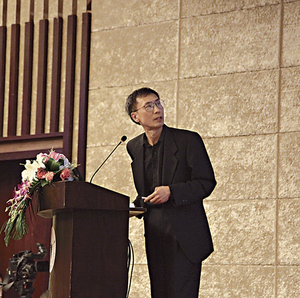 劉和平談「江行」與「流放山水」。 紐約大學教授喬迅。