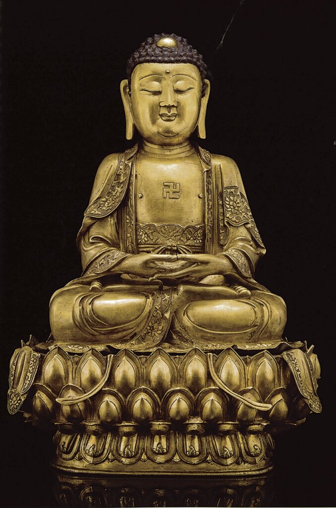 清雍正〈粉青釉淺浮雕刻纏枝蓮紋碗〉一對，預估價人民幣350萬～400萬元，成交價人民幣471.5萬元。