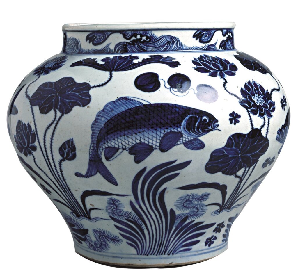 中國元朝14世紀〈青花魚藻罐〉，高30.3×直徑34.9公分。
