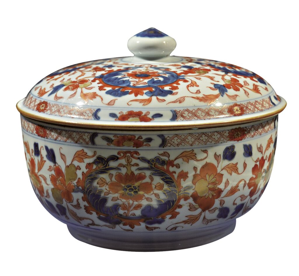 清康熙〈青花果樹紋雙管瓶〉，上海博物館藏。