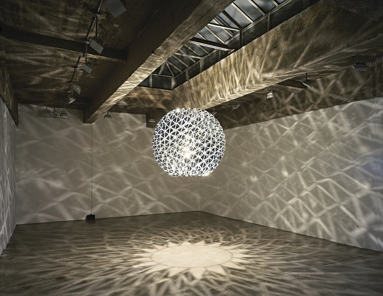 Olafur Eliasson《Inverted Berlin Sphere》.2005 Installation。圖/Collection Martin Z. Margulies