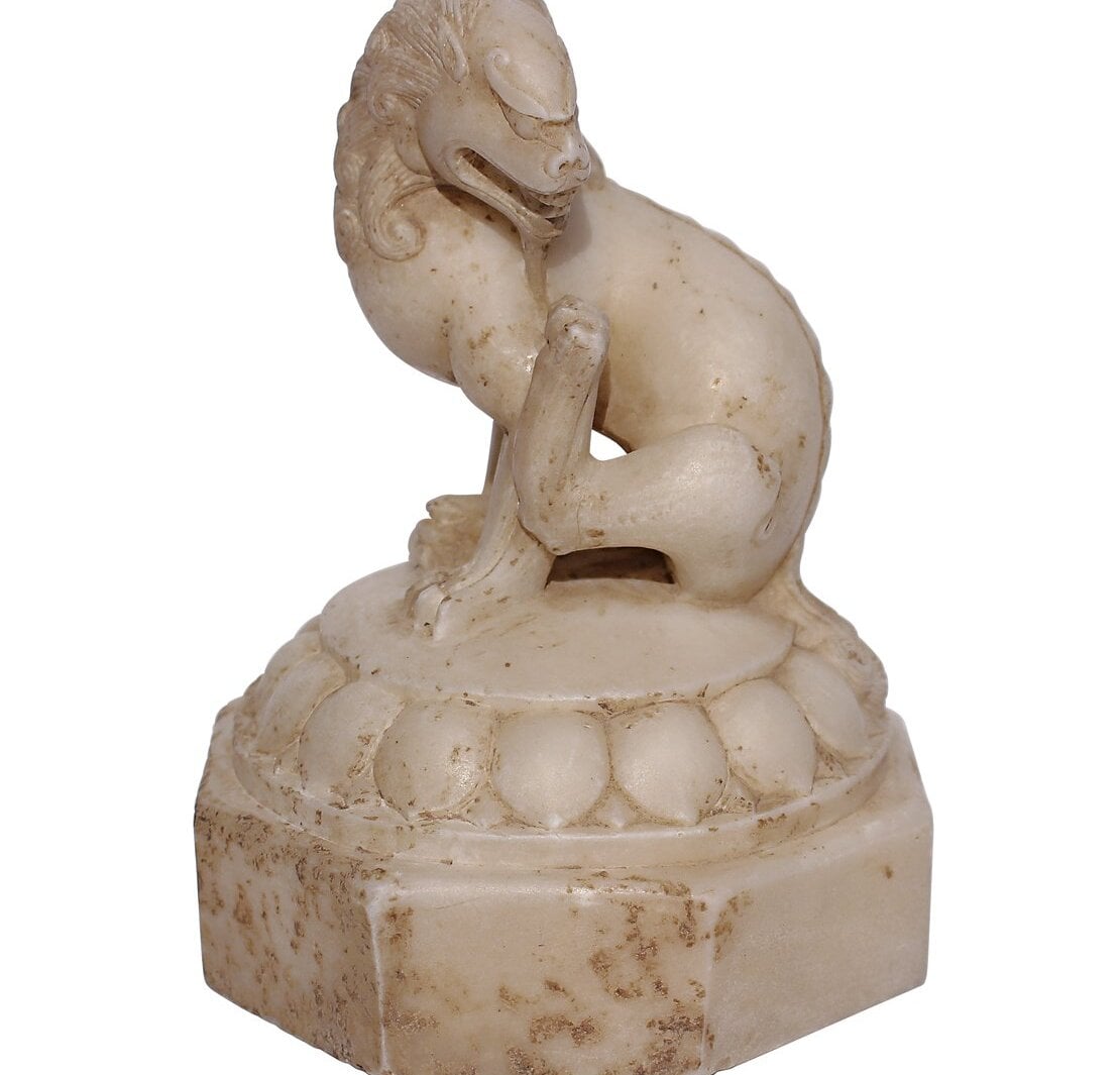 唐代〈獸型石雕〉。圖╱Littleton & Hennessy Asian Art Ltd.。