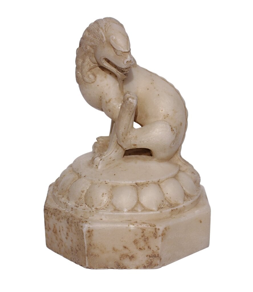 唐代〈獸型石雕〉。圖╱Littleton & Hennessy Asian Art Ltd.。