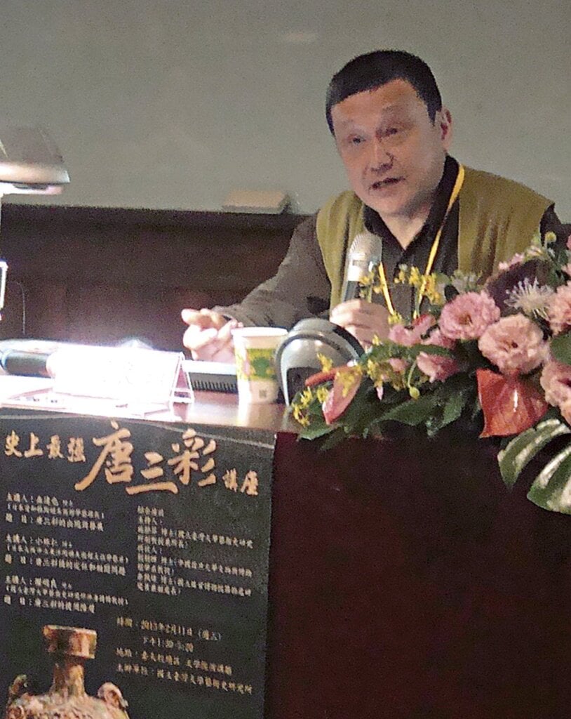 謝明良發表實況。圖╱台大藝史所。