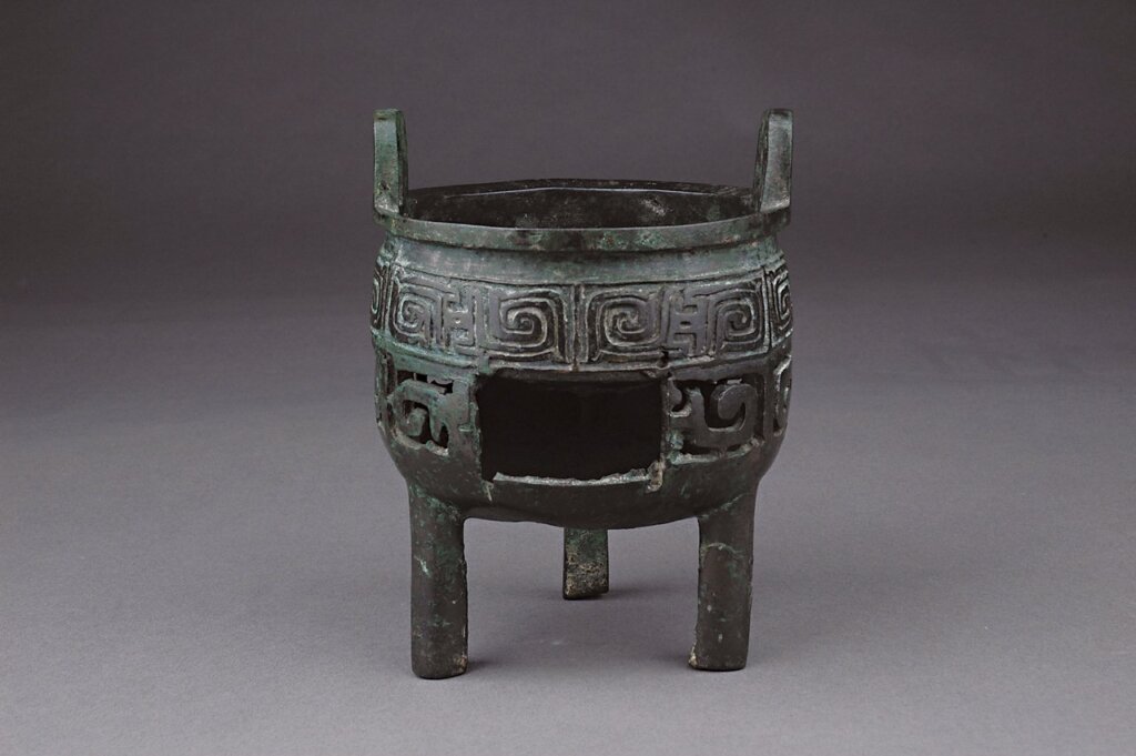 〈雙層鼎〉,1976年出土於扶風縣莊白村。