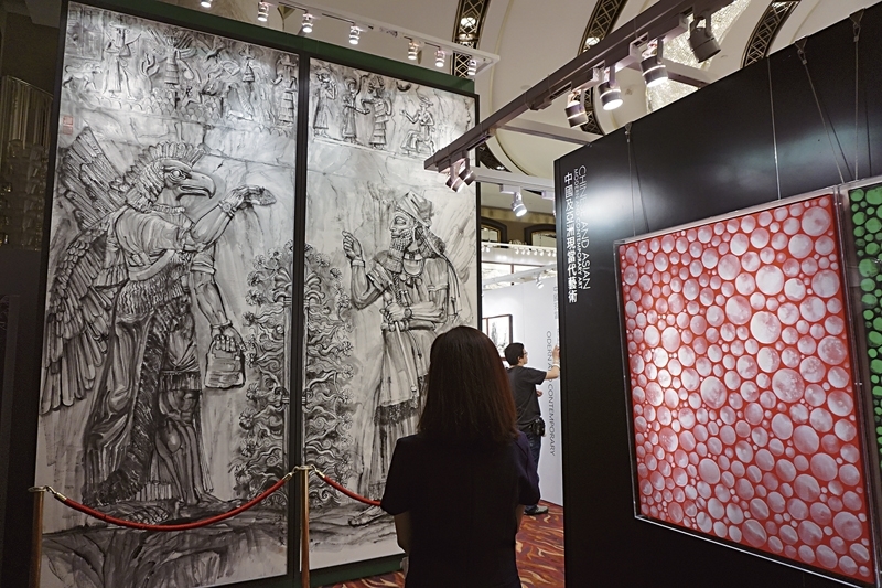 預展時極受矚目的邱志傑巨幅《巴比倫天神安奴與神使》一作遺憾以流拍收場。(攝影/林亞偉)